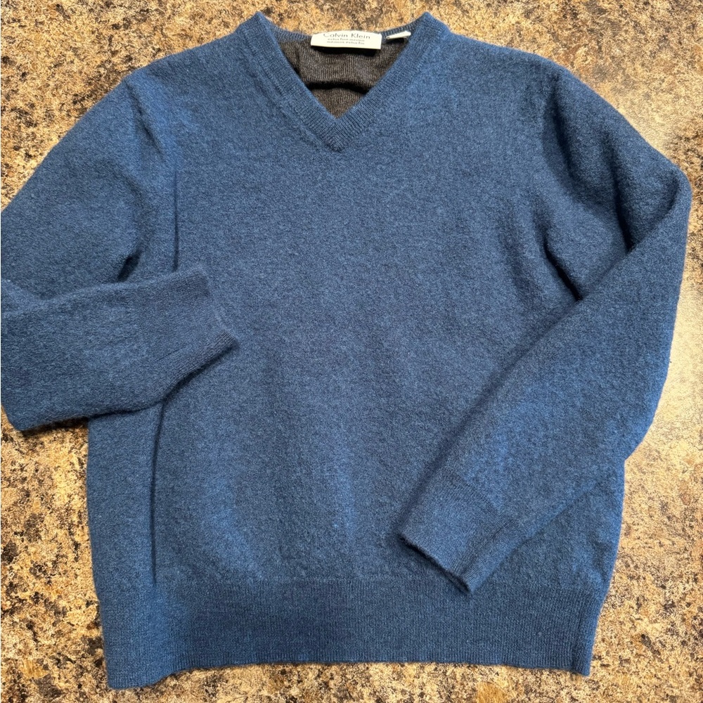 Calvin Klein Boys Navy Sweater Size Small. Extra fine merino.